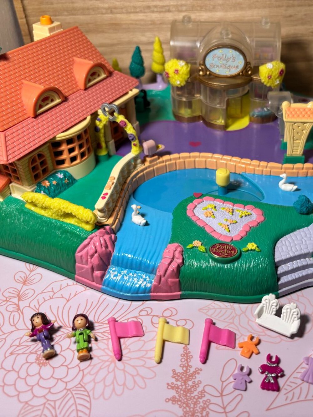 Vintage 1996 Bluebird Polly Pocket Magical Movin' Pollyville *INCOMPLETE*